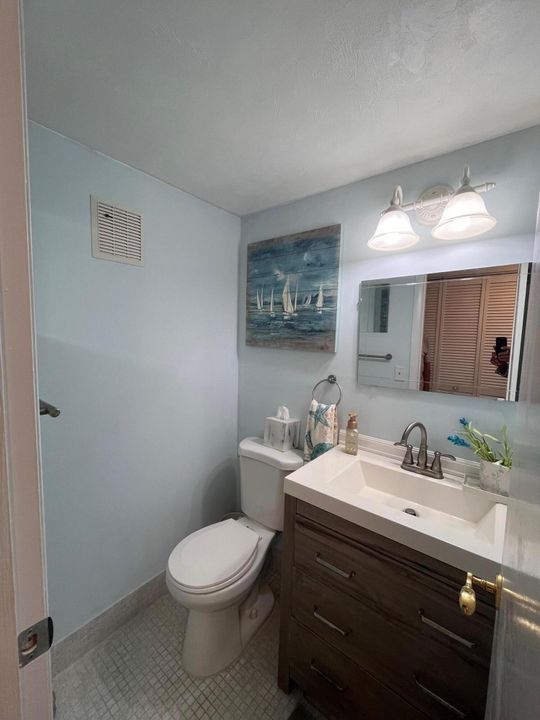 Active With Contract: $127,000 (1 beds, 1 baths, 825 Square Feet)