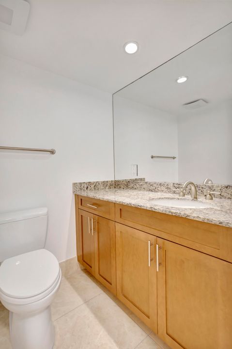 For Sale: $695,000 (1 beds, 1 baths, 1000 Square Feet)