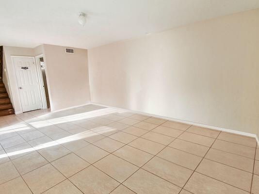 For Sale: $320,000 (2 beds, 2 baths, 1252 Square Feet)
