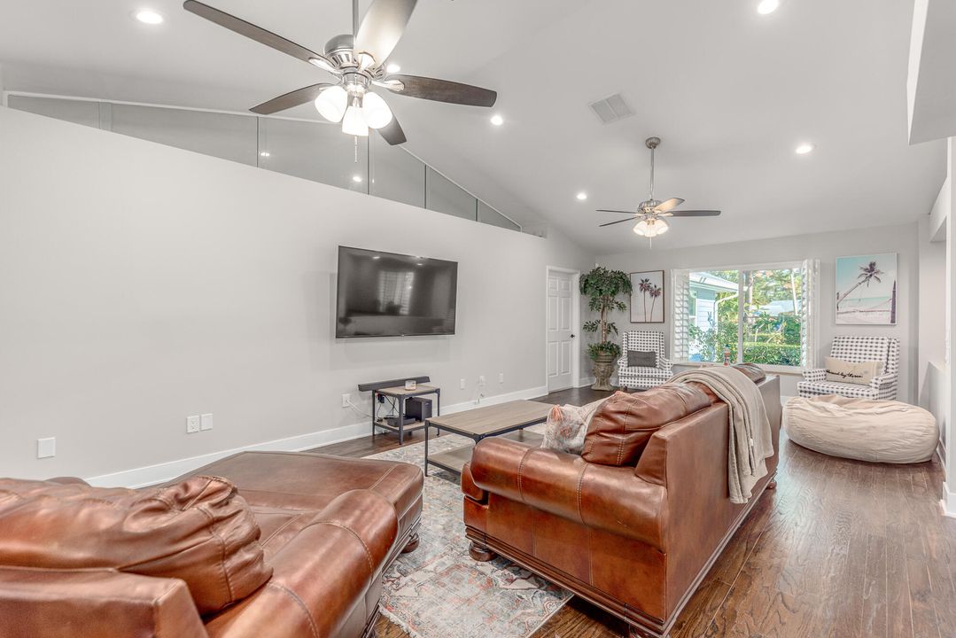 Active With Contract: $975,000 (4 beds, 4 baths, 3524 Square Feet)