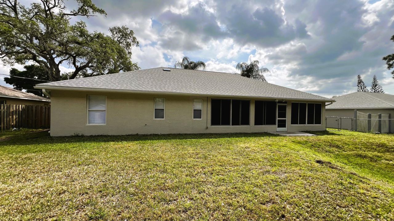 Active With Contract: $395,000 (3 beds, 2 baths, 2100 Square Feet)