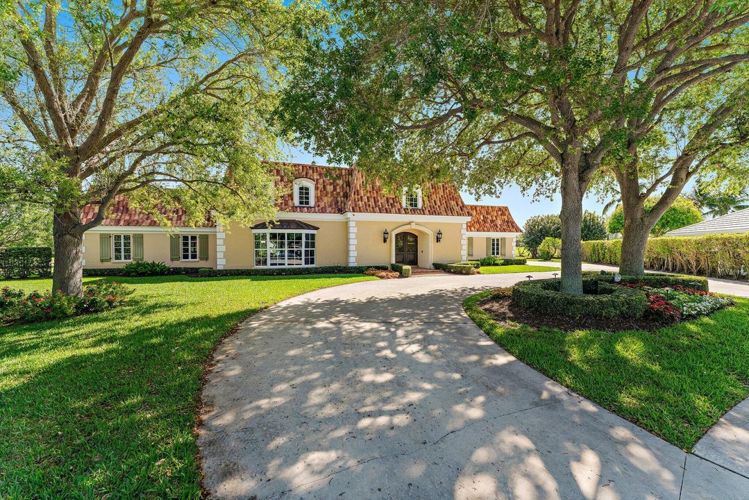 Recently Sold: $4,550,000 (4 beds, 4 baths, 5197 Square Feet)