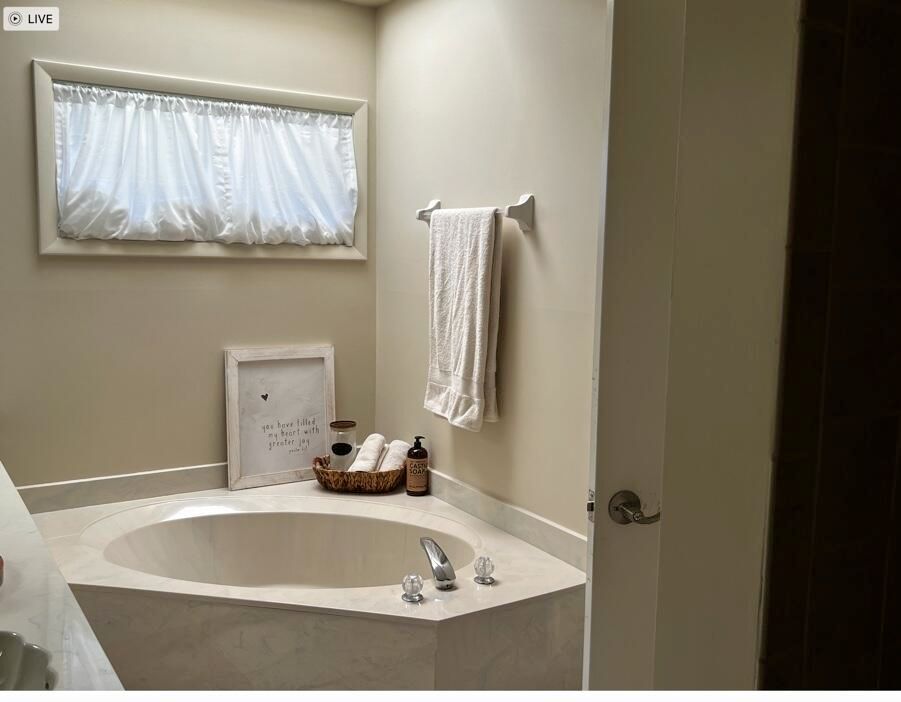 В аренду: $3,000 (3 спален, 2 ванн, 1952 Квадратных фут)
