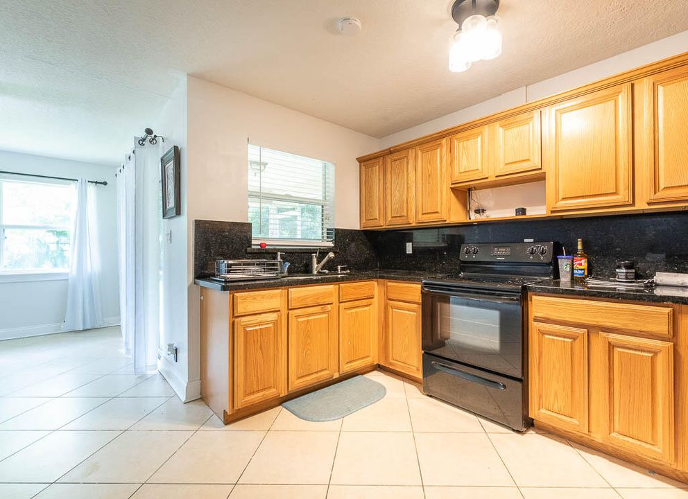 For Rent: $3,000 (2 beds, 2 baths, 1233 Square Feet)