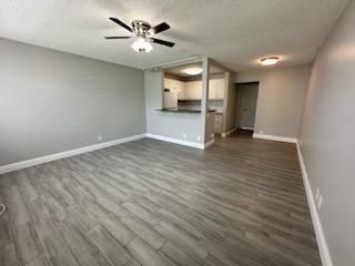 For Sale: $99,000 (1 beds, 1 baths, 570 Square Feet)