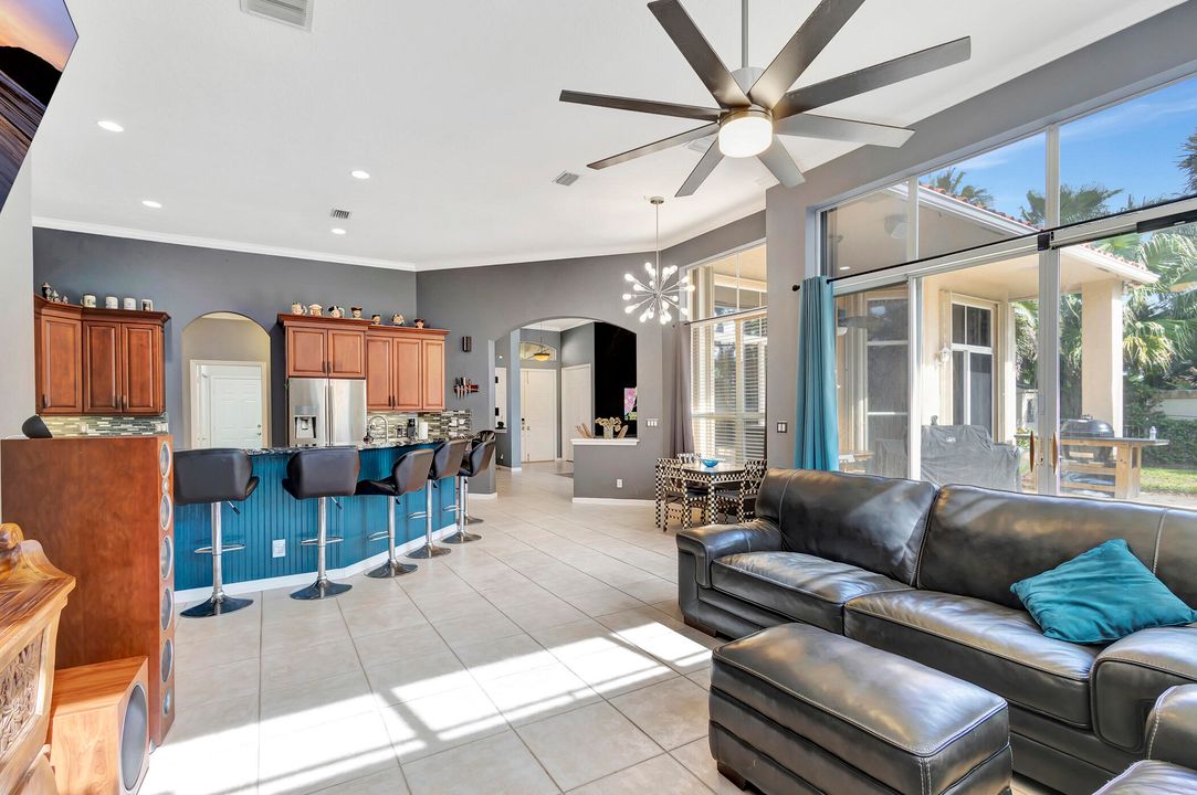 Active With Contract: $1,200,000 (4 beds, 3 baths, 2776 Square Feet)