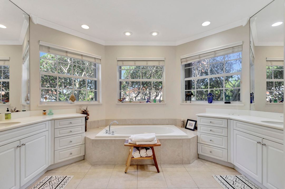 Active With Contract: $1,200,000 (4 beds, 3 baths, 2776 Square Feet)