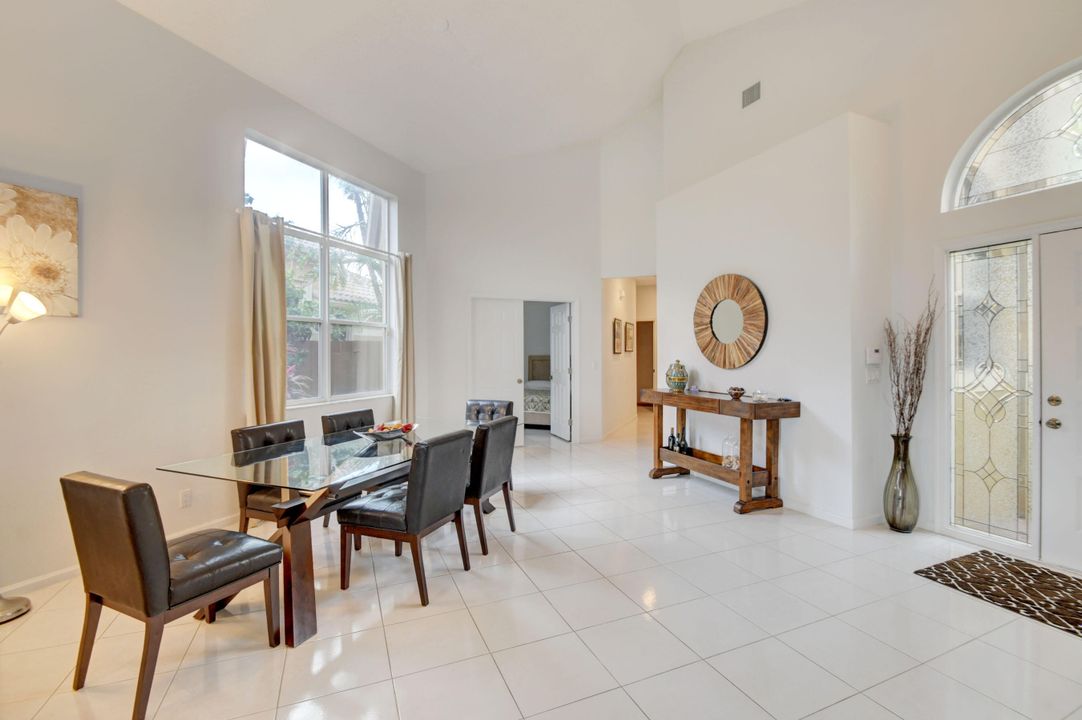 Active With Contract: $11,500 (3 beds, 2 baths, 1758 Square Feet)