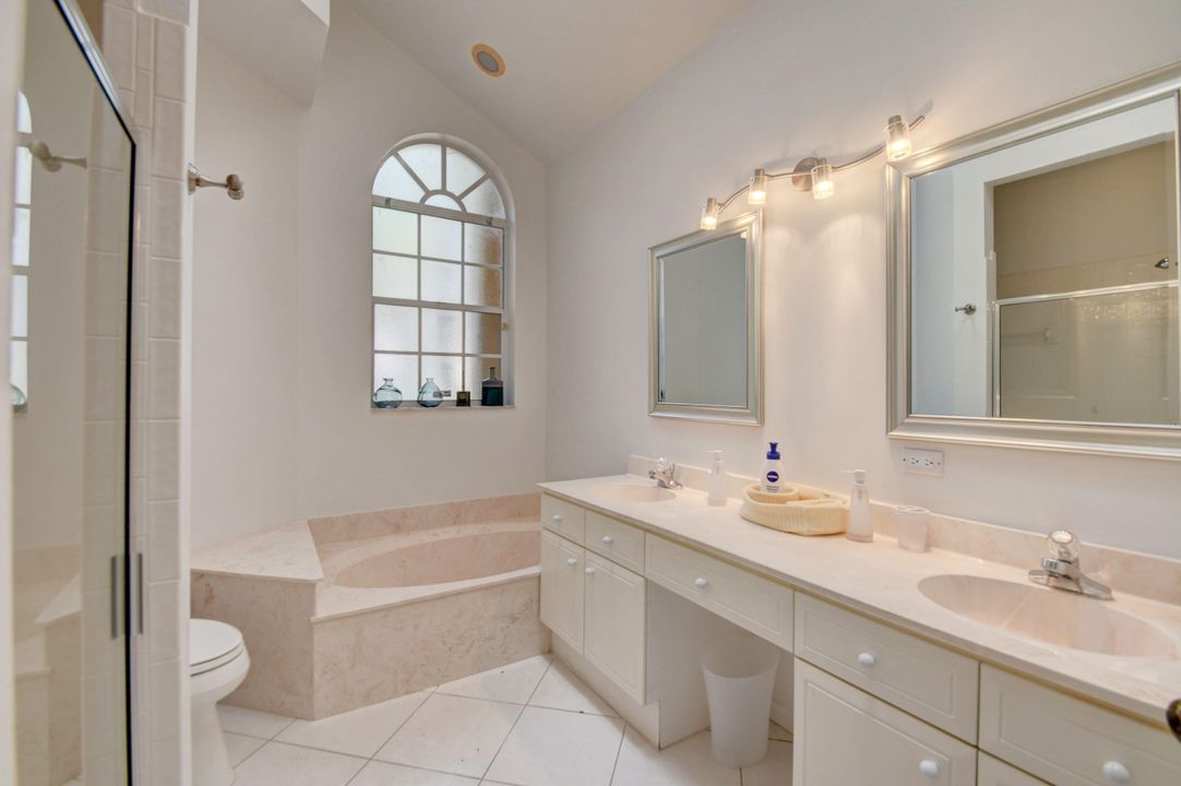 Active With Contract: $11,500 (3 beds, 2 baths, 1758 Square Feet)