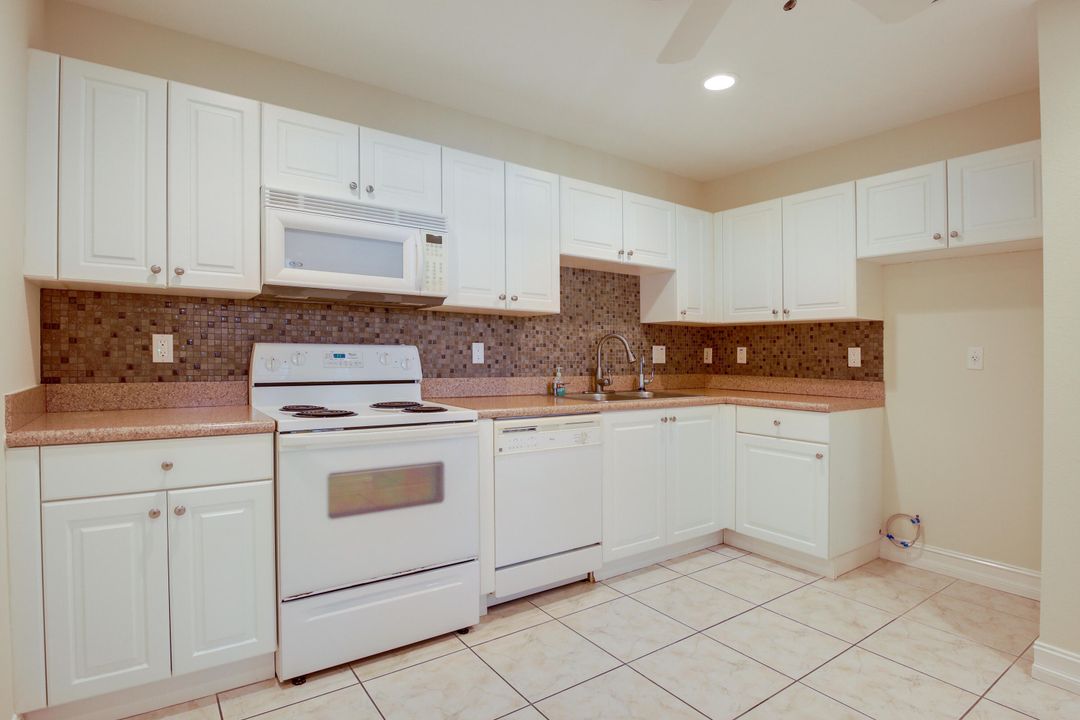For Sale: $439,000 (4 beds, 2 baths, 1798 Square Feet)