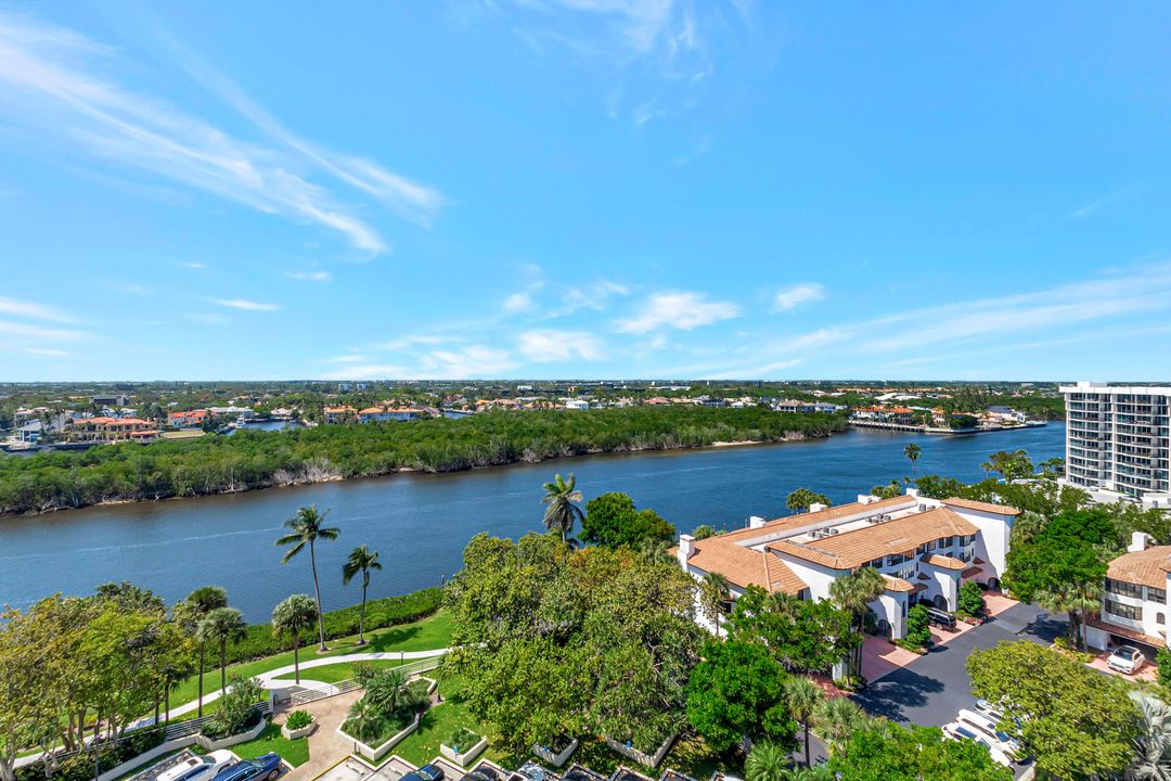 Active With Contract: $1,999,999 (3 beds, 3 baths, 2319 Square Feet)