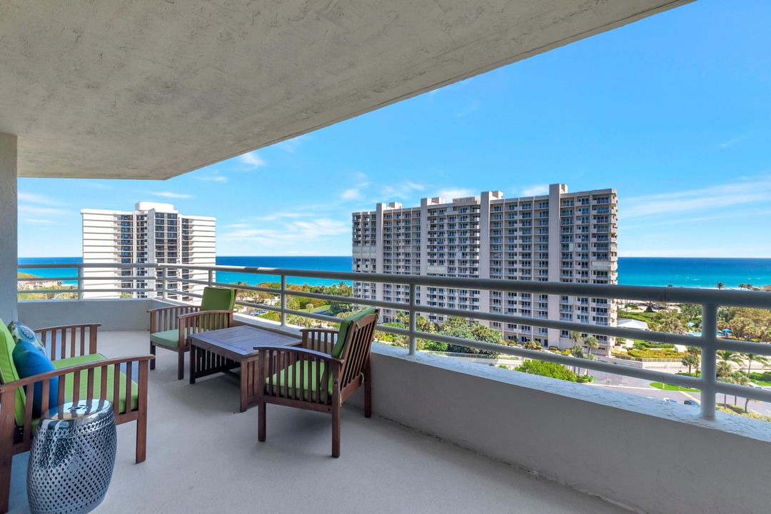 Active With Contract: $1,999,999 (3 beds, 3 baths, 2319 Square Feet)