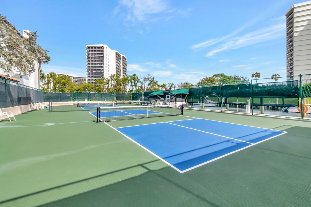 Active With Contract: $1,999,999 (3 beds, 3 baths, 2319 Square Feet)