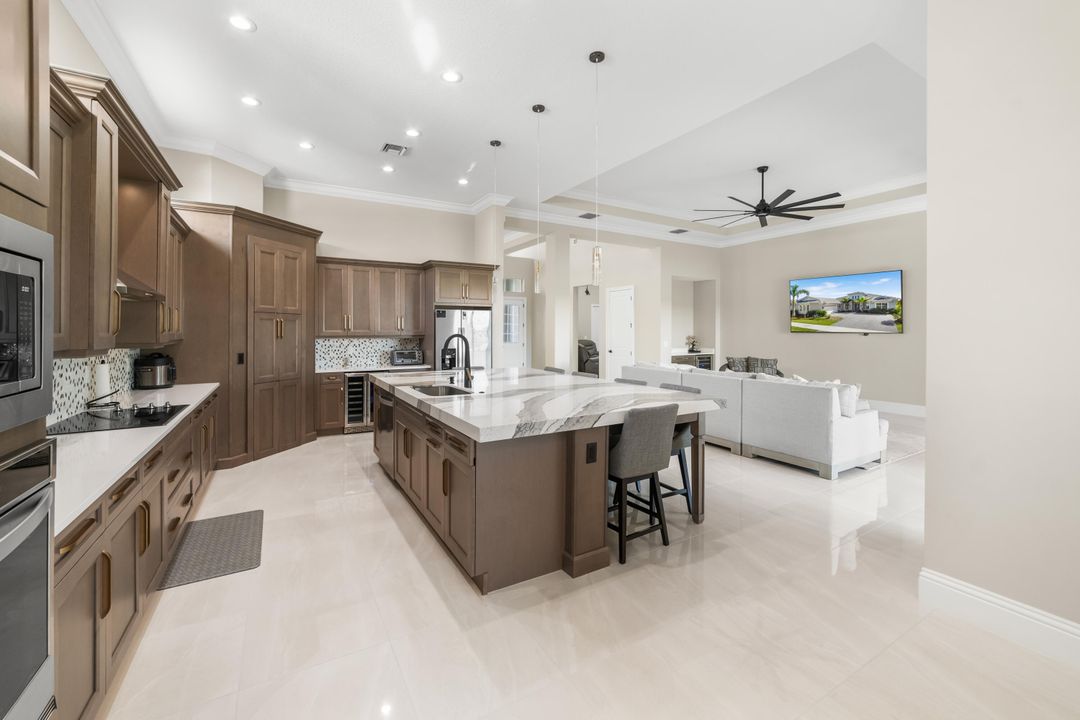 For Sale: $1,333,300 (5 beds, 4 baths, 3752 Square Feet)