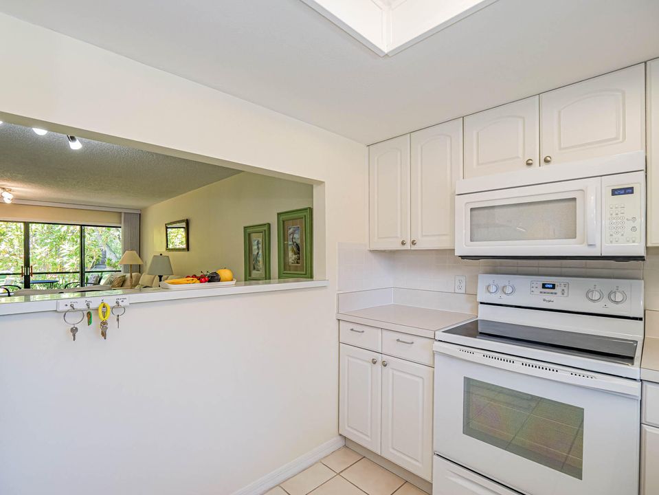 Active With Contract: $177,000 (2 beds, 2 baths, 1130 Square Feet)