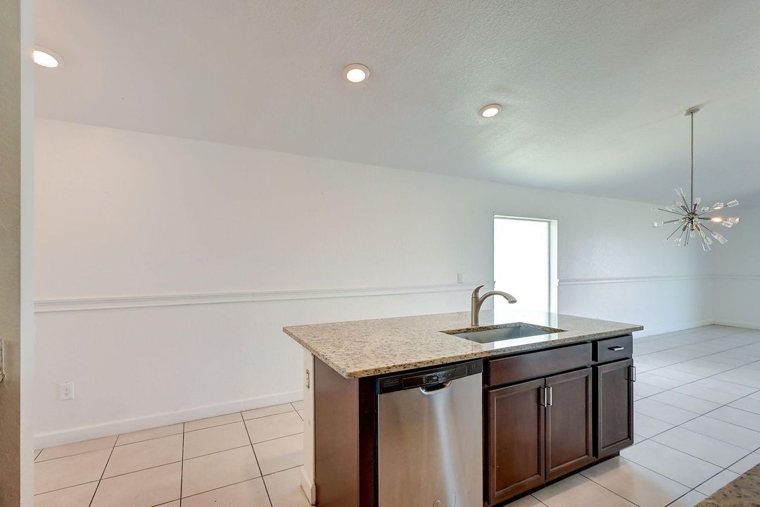 Active With Contract: $340,000 (3 beds, 2 baths, 1270 Square Feet)