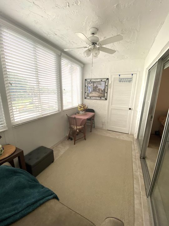 For Sale: $87,500 (1 beds, 1 baths, 715 Square Feet)