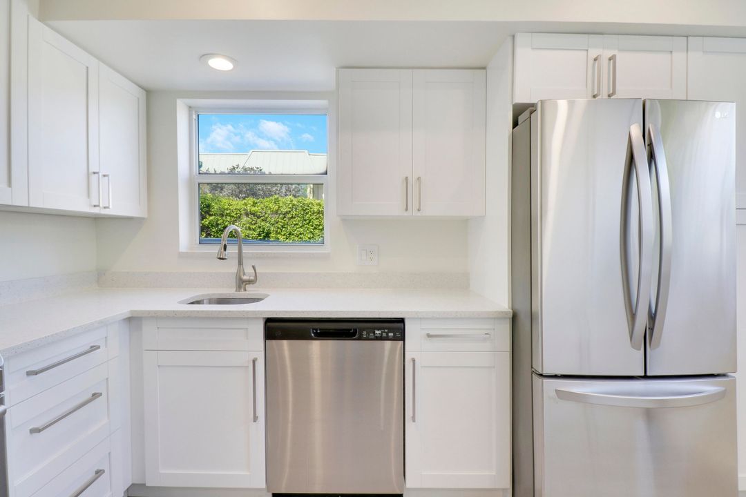 For Sale: $312,000 (2 beds, 2 baths, 1200 Square Feet)