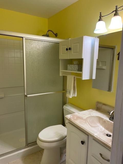 For Sale: $119,000 (1 beds, 1 baths, 679 Square Feet)
