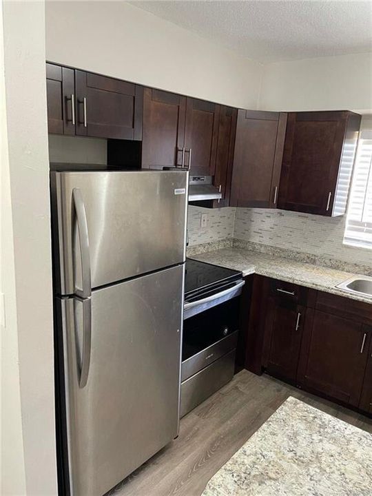 Active With Contract: $1,675 (1 beds, 1 baths, 700 Square Feet)