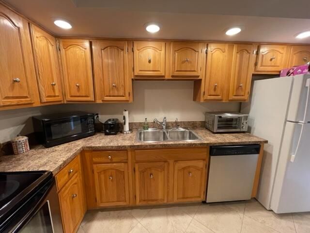 For Rent: $2,600 (2 beds, 2 baths, 1050 Square Feet)