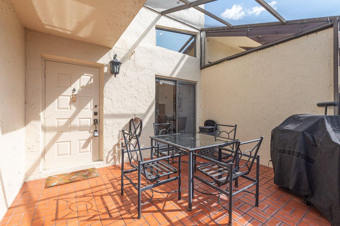 Active With Contract: $244,900 (2 beds, 2 baths, 1255 Square Feet)