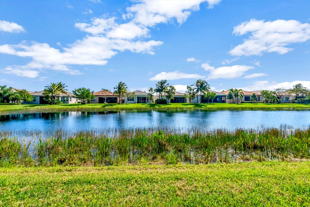 Active With Contract: $850,000 (3 beds, 2 baths, 1818 Square Feet)