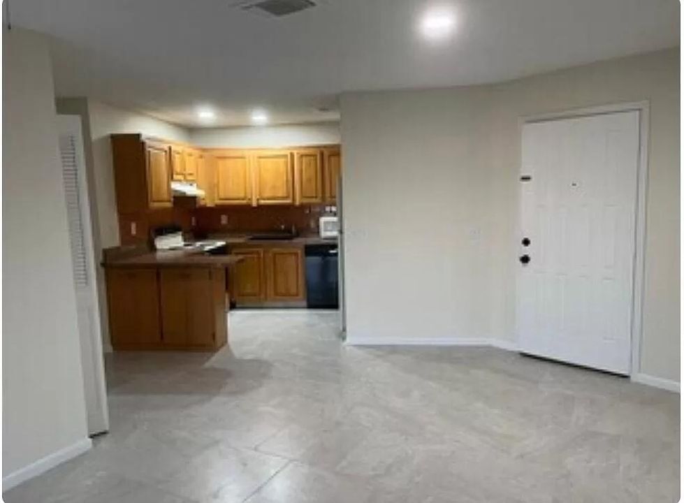 For Rent: $1,850 (2 beds, 2 baths, 903 Square Feet)