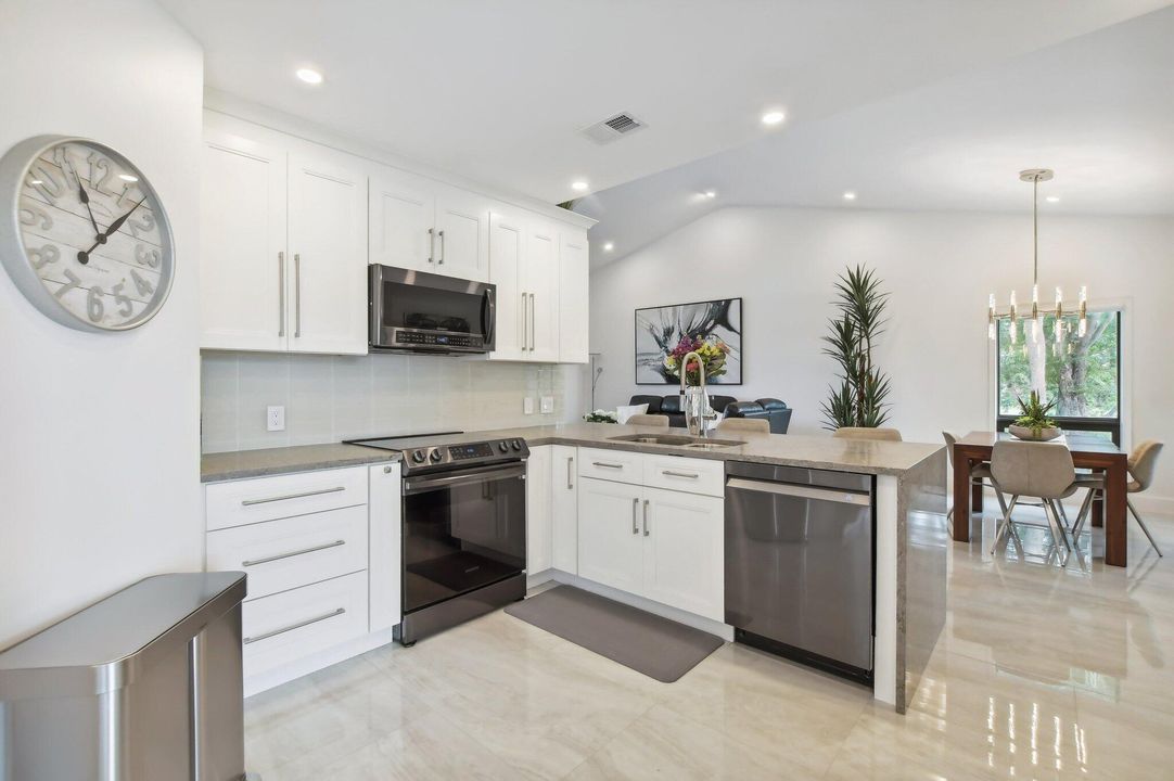 Recently Sold: $499,900 (2 beds, 2 baths, 1313 Square Feet)