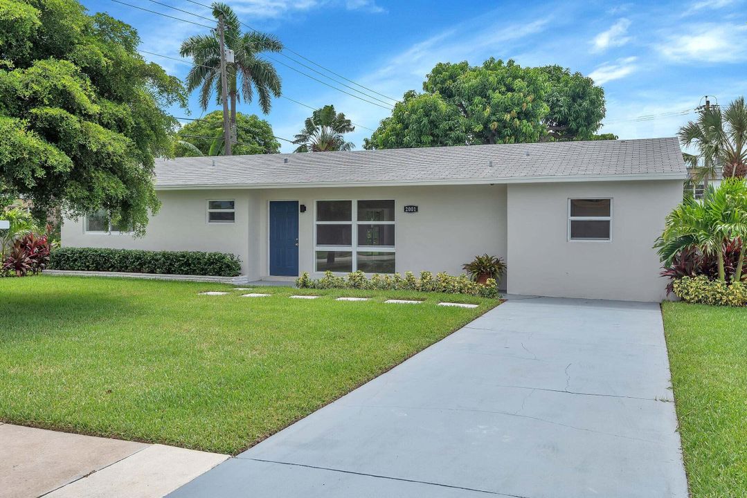 Active With Contract: $3,400 (3 beds, 2 baths, 1764 Square Feet)