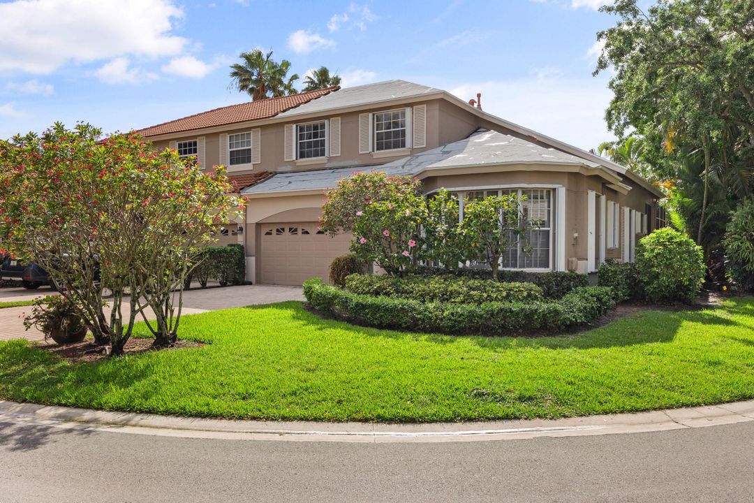 Active With Contract: $557,000 (3 beds, 2 baths, 1471 Square Feet)