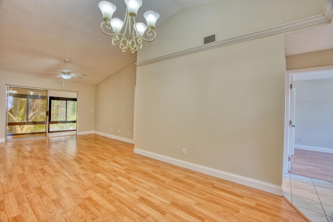 For Sale: $234,000 (2 beds, 2 baths, 1034 Square Feet)
