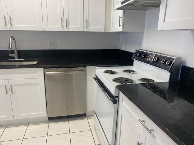 For Sale: $214,000 (2 beds, 2 baths, 1148 Square Feet)