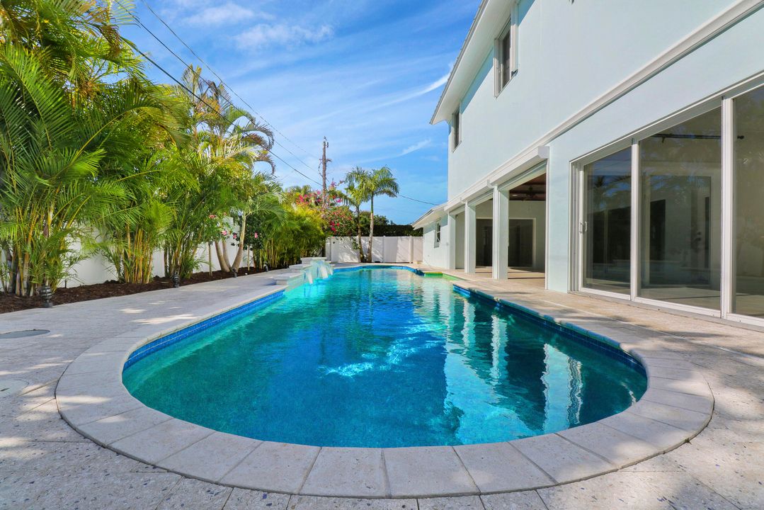 Active With Contract: $1,399,000 (4 beds, 3 baths, 3074 Square Feet)