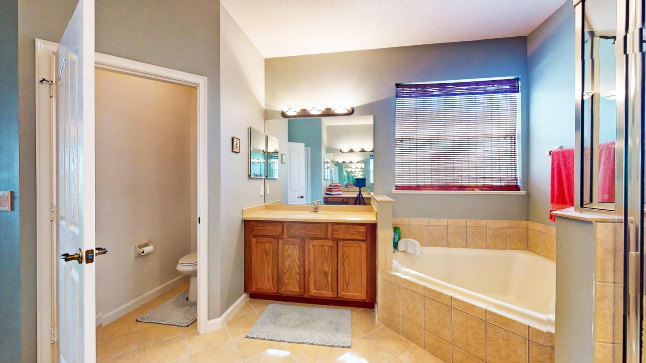For Sale: $390,000 (3 beds, 2 baths, 1997 Square Feet)