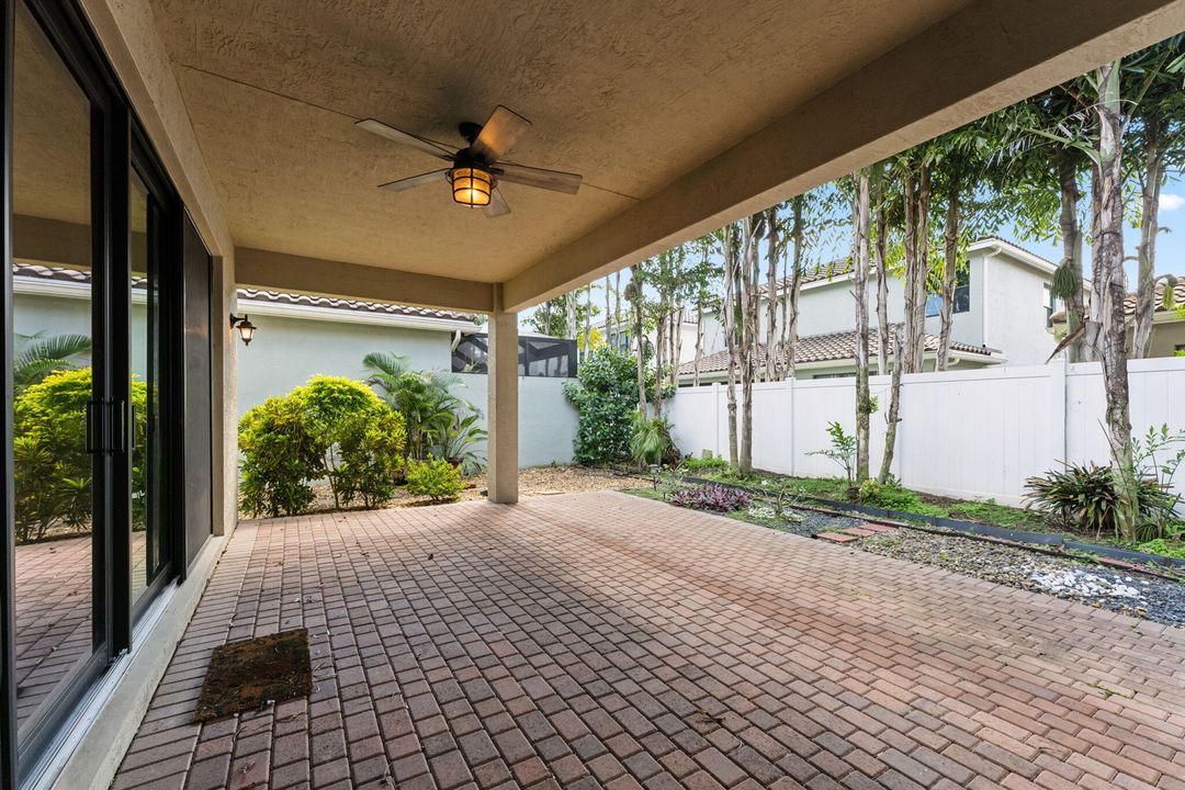 Active With Contract: $4,800 (5 beds, 3 baths, 2584 Square Feet)