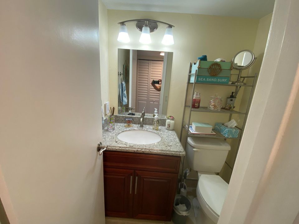 For Sale: $114,750 (1 beds, 1 baths, 646 Square Feet)