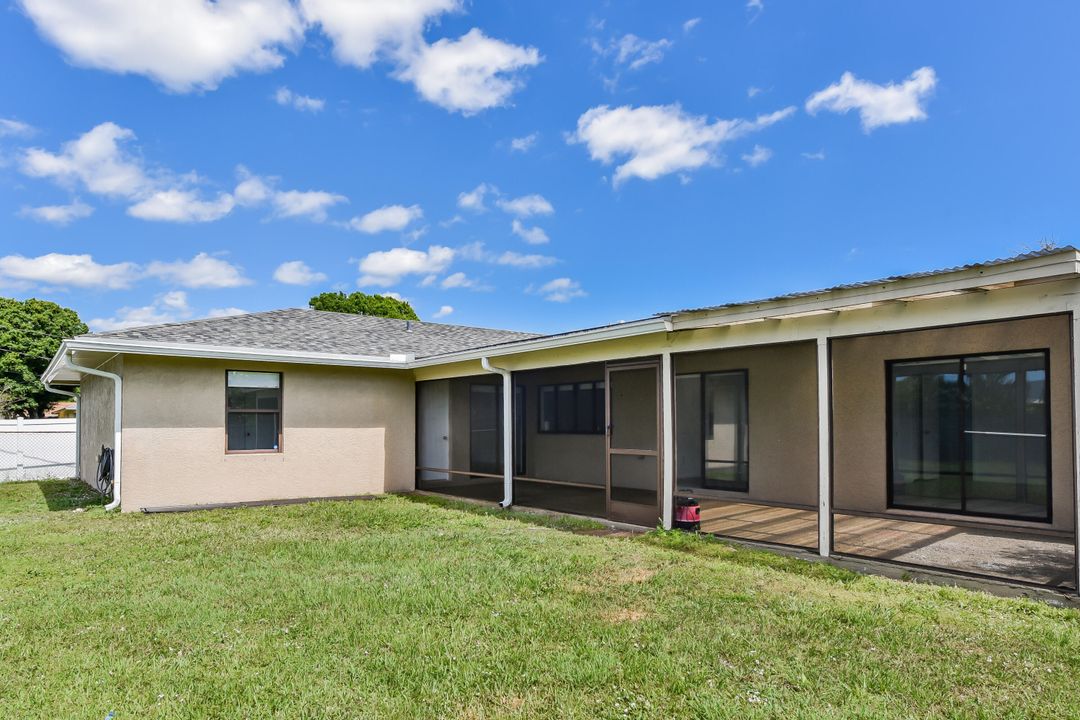 Active With Contract: $2,700 (3 beds, 2 baths, 1762 Square Feet)