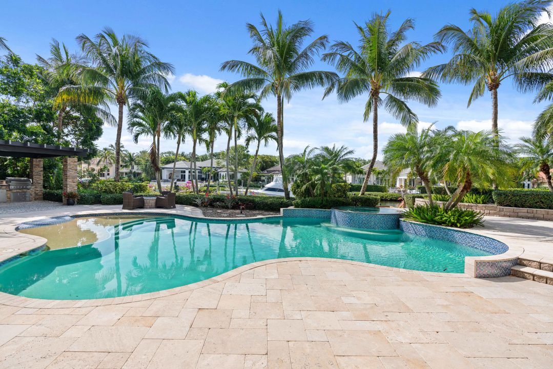 For Sale: $7,950,000 (7 beds, 7 baths, 6213 Square Feet)