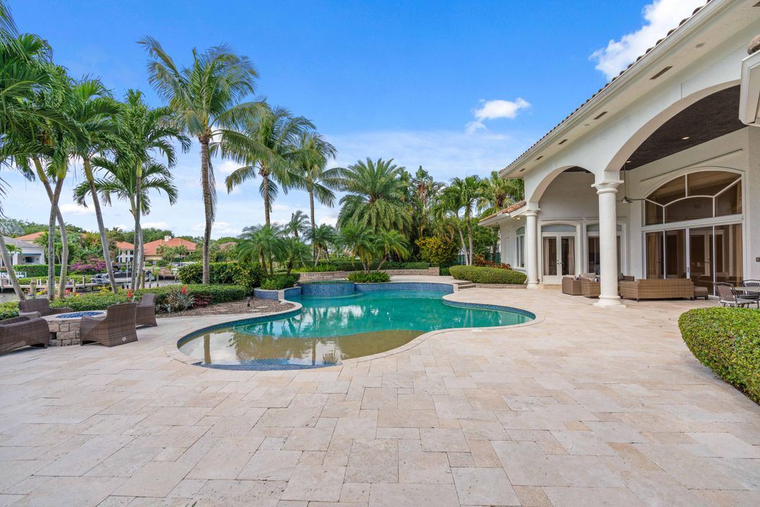 For Sale: $7,950,000 (7 beds, 7 baths, 6213 Square Feet)