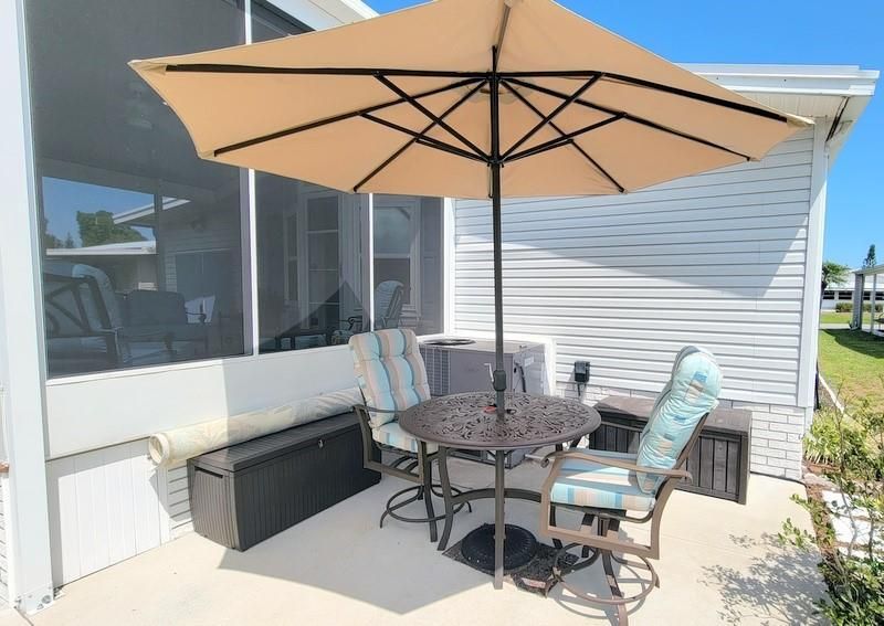 Active With Contract: $289,990 (3 beds, 2 baths, 1461 Square Feet)