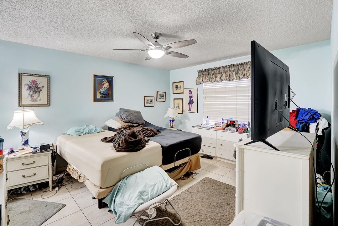 Active With Contract: $165,000 (2 beds, 2 baths, 973 Square Feet)