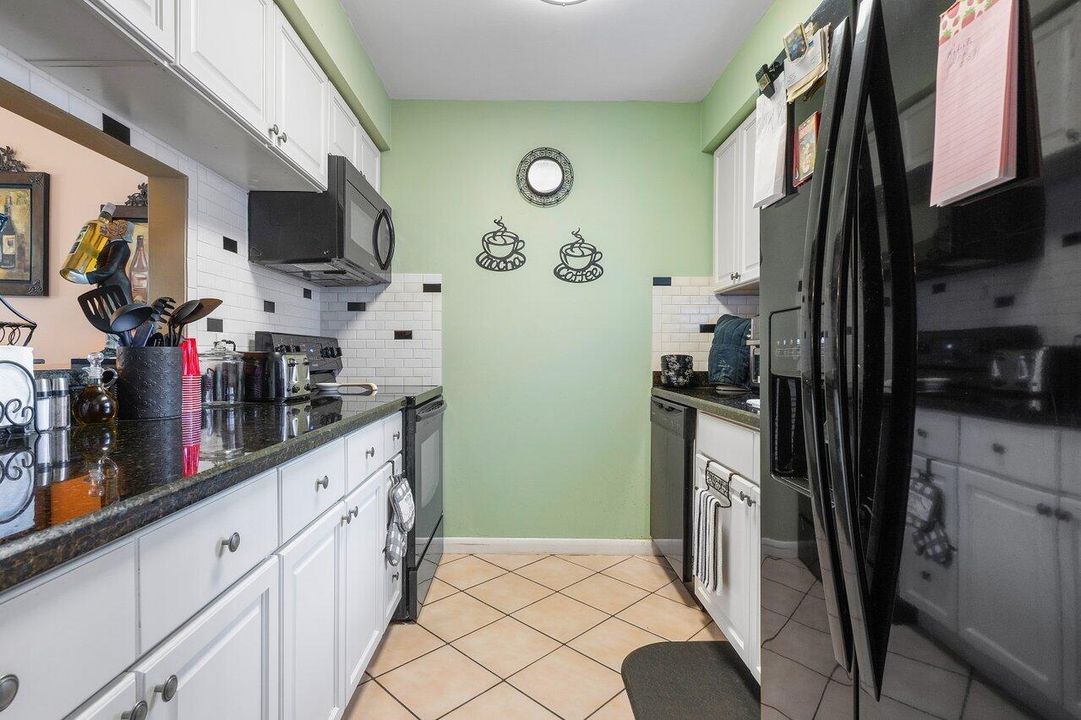 For Sale: $149,000 (2 beds, 2 baths, 1088 Square Feet)