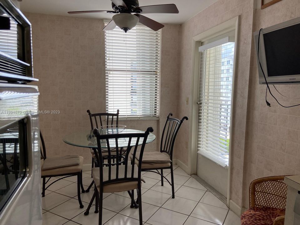For Rent: $3,800 (2 beds, 2 baths, 1482 Square Feet)