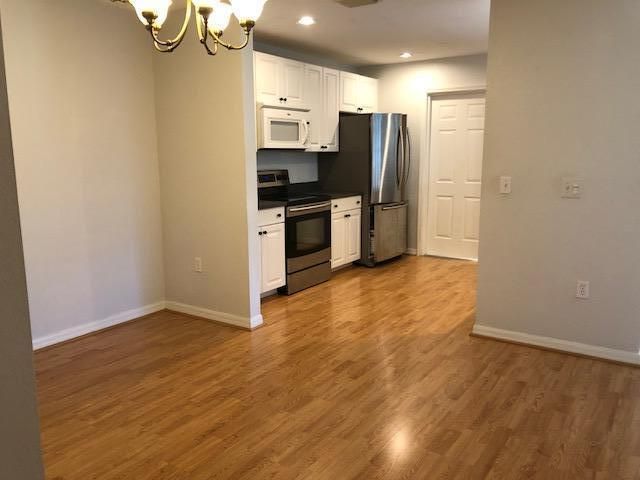 For Rent: $1,900 (2 beds, 2 baths, 1286 Square Feet)