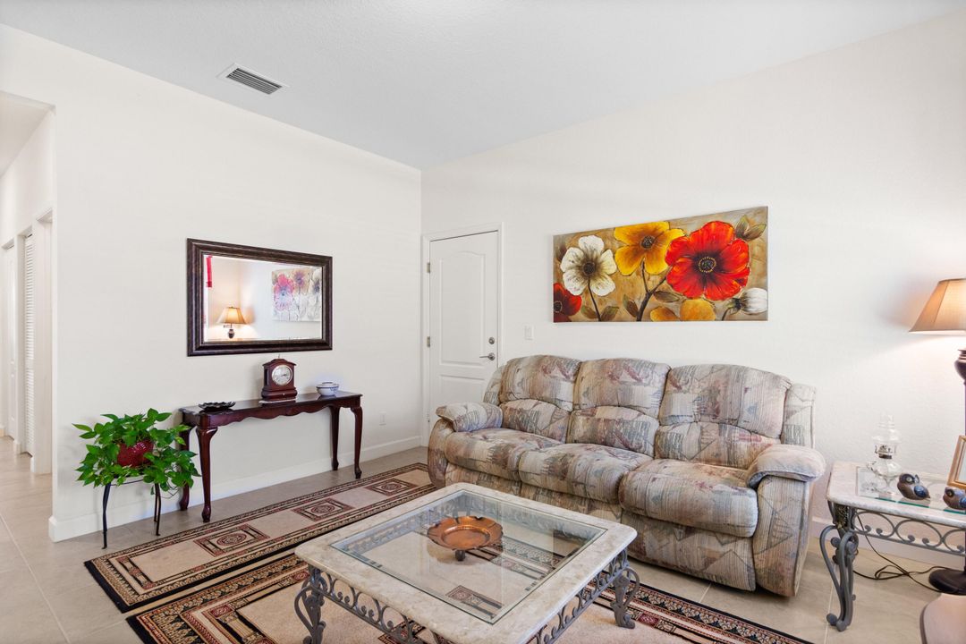 For Sale: $295,000 (3 beds, 2 baths, 1417 Square Feet)