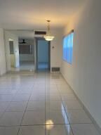 Active With Contract: $1,499 (1 beds, 1 baths, 726 Square Feet)