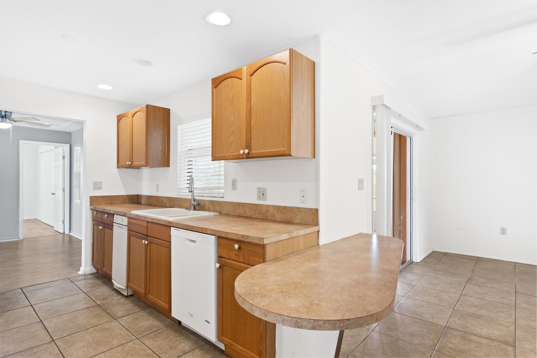 Active With Contract: $550,000 (3 beds, 2 baths, 1702 Square Feet)