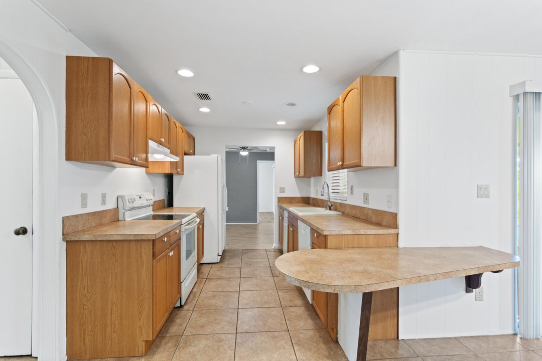 Active With Contract: $550,000 (3 beds, 2 baths, 1702 Square Feet)
