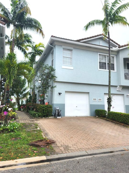 Recently Sold: $365,000 (3 beds, 2 baths, 1482 Square Feet)